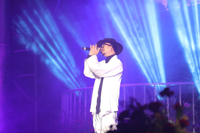 Hà Lê luôn là giọng ca độc - lạ dù đứng ở sân khấu nào.