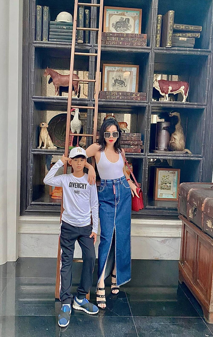 Nhiều người thậm chí dự đoán rằng quý tử nhà Lệ Quyên và doanh nhân Đức Huy trong tương lai sẽ trở thành một anh chàng 'bên ngoài đẹp trai bên trong nhiều tiền'