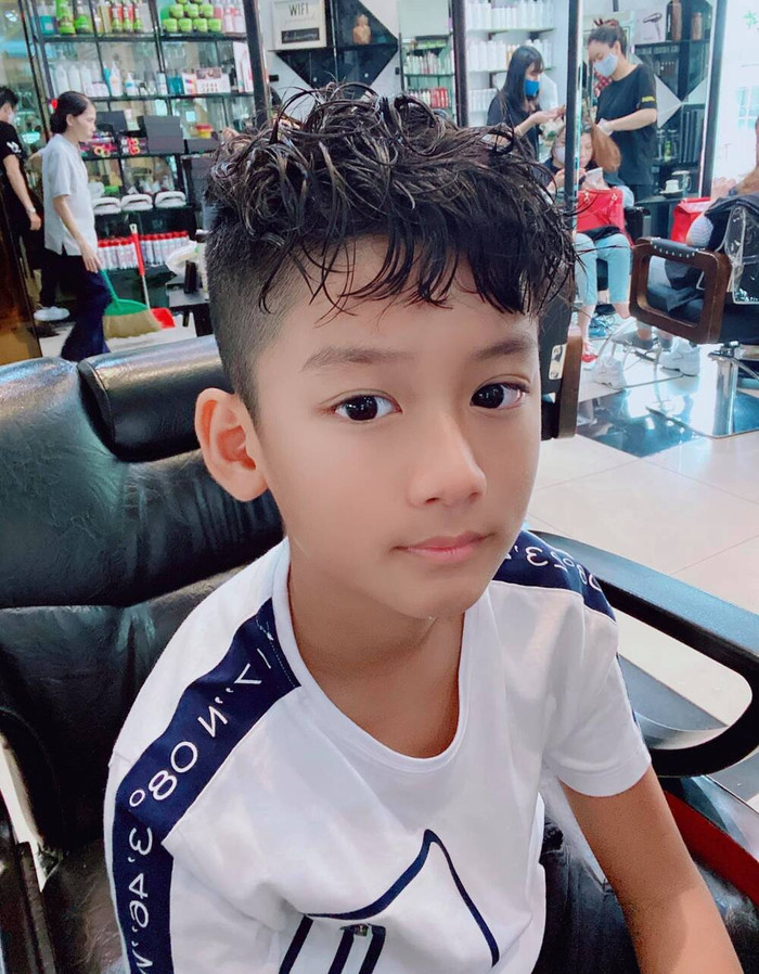 Cuộc sống chuẩn 'rich kid' của con trai Lệ Quyên và chồng cũ Đức Huy