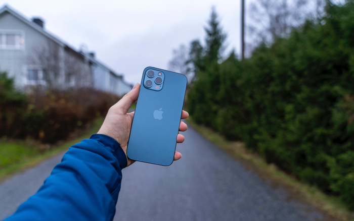 Cảnh báo rủi ro sức khỏe nghiêm trọng khi dùng iPhone 12 nếu mắc phải bệnh này Ảnh 2