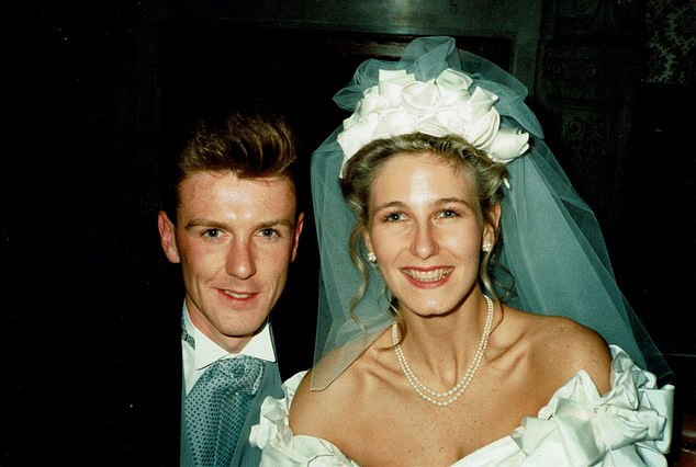 Chuyện tình hợp tan như phim điện ảnh của cặp đôi tái hôn ở tuổi 50 Ảnh 1