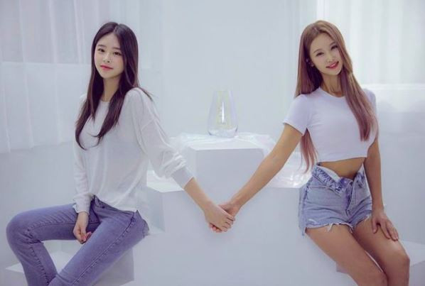 Lee Soo Jin bên cạnh con gái Jena trông không khác gì hai chị em. 