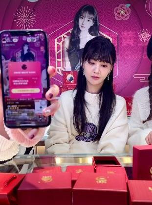 Trịnh Sảng lại khiến dân tình ngán ngẩm khi 'ngáp ngắn ngáp dài' tại buổi livestream Ảnh 4