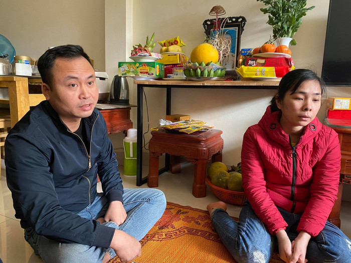 Vợ chồng chị Loan đau đớn sau cái chết của con trai.