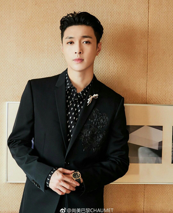 Thấy Trương Nghệ Hưng vượt mặt thần tượng mình, fan Lưu Diệc Phi buông lời lăng mạ đối phương Ảnh 3