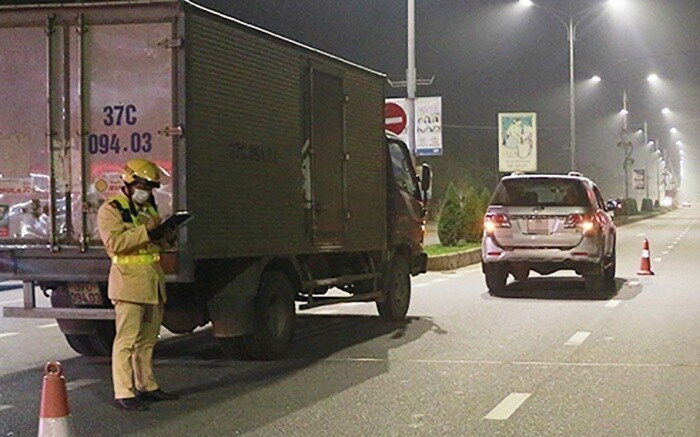 Tài xế thách thức công an bị phạt 46,5 triệu đồng Ảnh 2