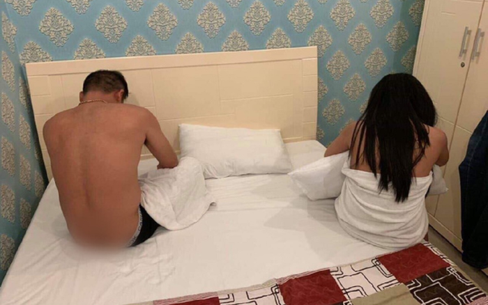 14 đôi nam nữ mua bán dâm tại 2 cơ sở massage, tiếp viên không có lương mà chỉ nhận tiền từ việc bán dâm Ảnh 2