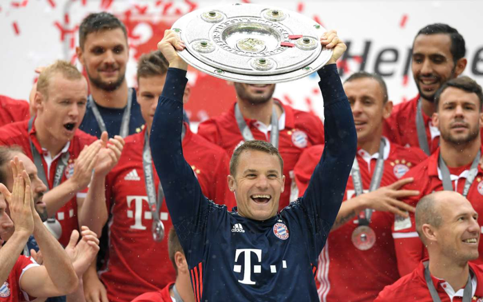 Manuel Neuer đánh bại Buffon, trở thành thủ môn hay nhất thập kỷ Ảnh 2