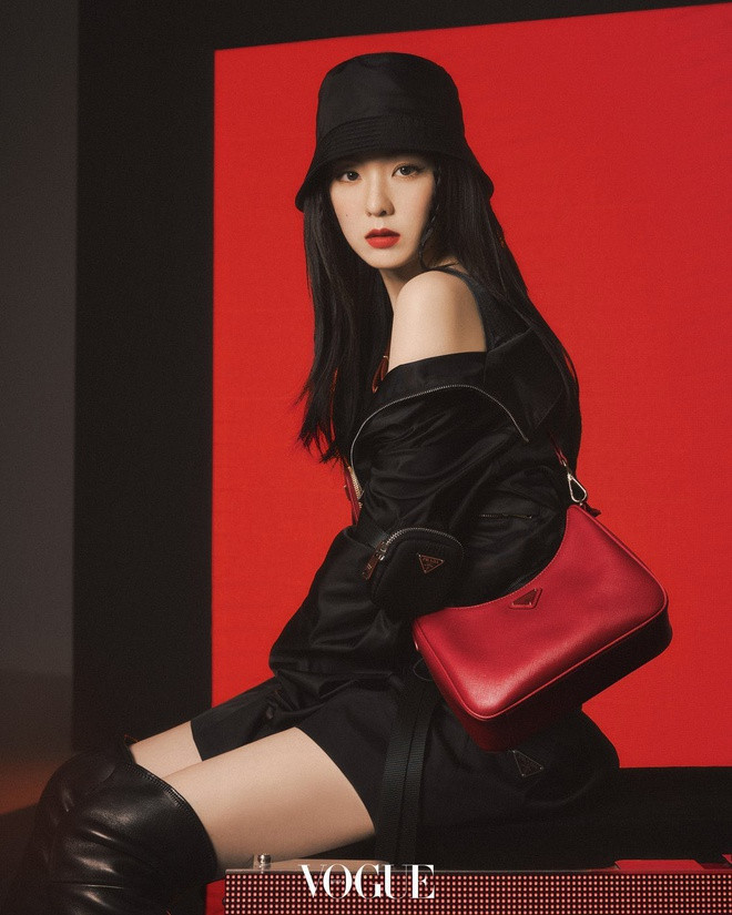 Visual nhà red Velvet từng được nhà mốt Italy 'chọn mặt gửi vàng' cho các mặt hàng váy áo, túi xách sang chảnh quảng bá cho hãng trên tạp chí Vogue Korea
