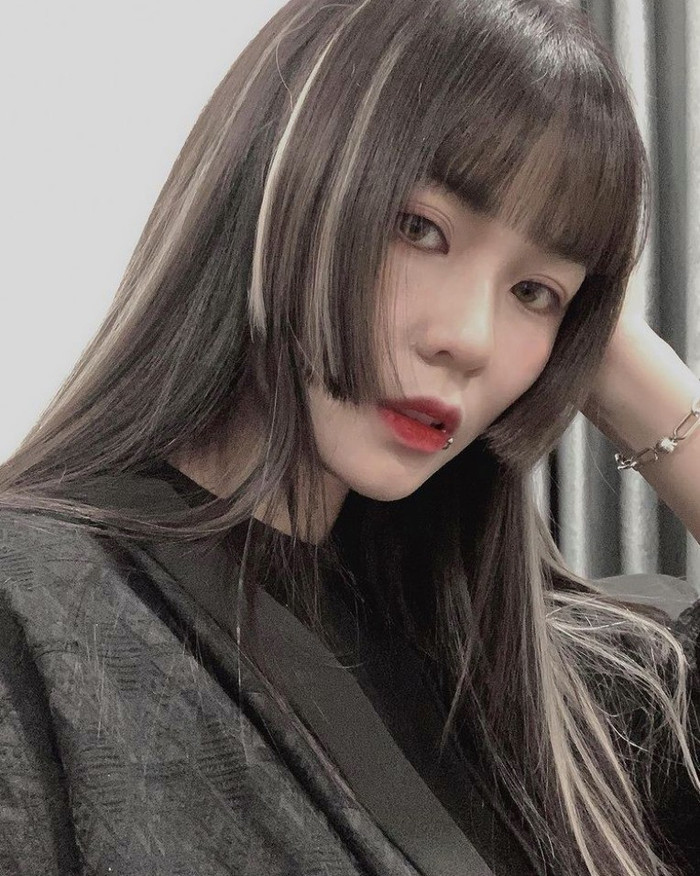 Mà kiểu tóc 'gái Nhật đó' nay đã được xem như một trong những xu hướng được yêu thích. Đơn cử có thể kể đến Misthy. 