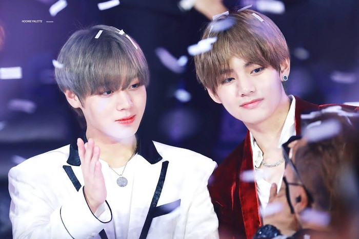 5 khoảnh khắc cực tình cảm giữa BTS và nghệ sĩ đàn em Ảnh 4