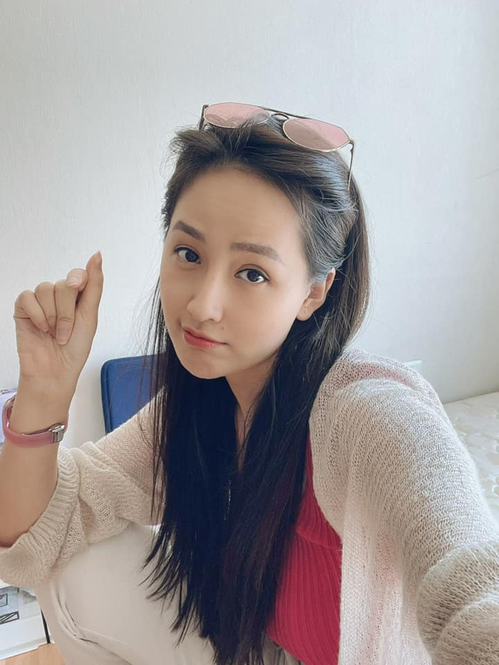 Mai Phương Thúy đăng tải loạt ảnh selfie cùng biểu cảm vô cùng dễ thương