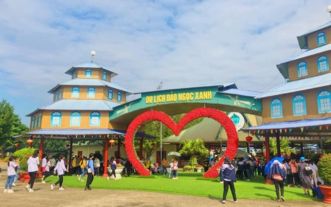 Sức khoẻ hai học sinh lớp 11 gặp nạn sau sự cố tàu lượn siêu tốc ở Đảo Ngọc Xanh giờ ra sao Ảnh 2