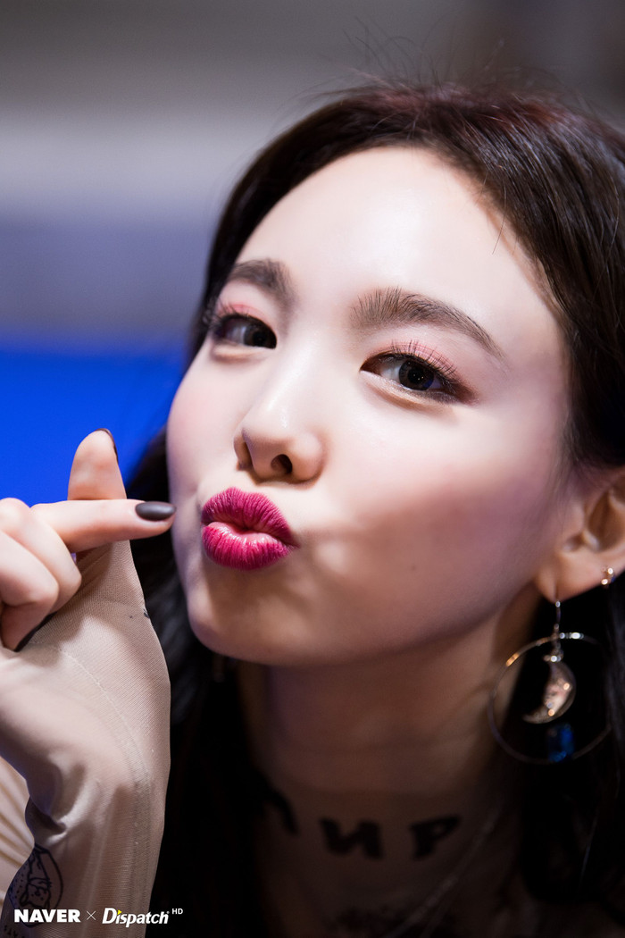 Chỉ thay đổi lông mày, Nayeon (Twice) lột xác từ dễ thương thành quyến rũ Ảnh 5