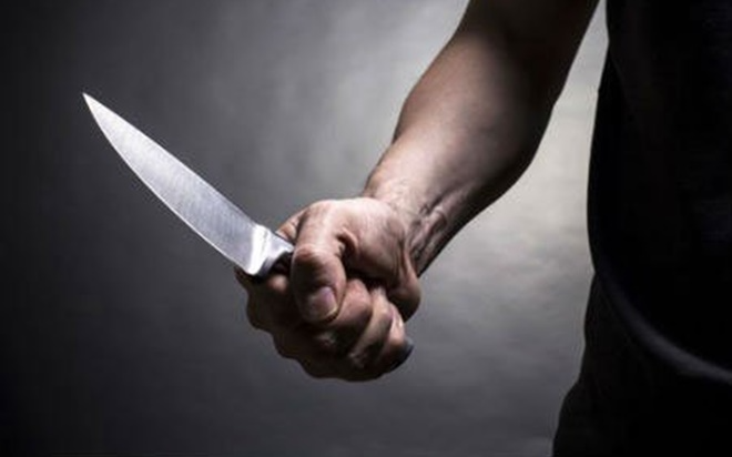 Mâu thuẫn tiền bạc, người đàn ông cầm kéo đâm bạn tình đồng tính tử vong Ảnh 2