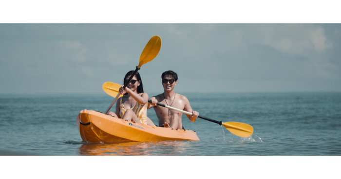 Jay Quân tình tứ cùng Chúng Huyền Thanh trong MV mới, sự xuất hiện của Chị Cả gây bất ngờ Ảnh 11