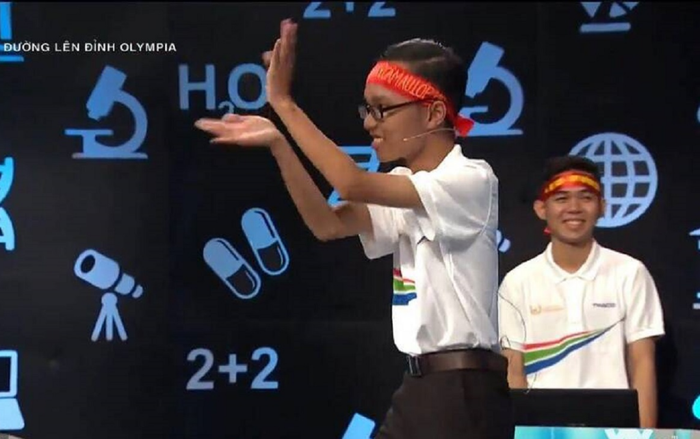 Nam sinh 'múa quạt' trong Đường lên đỉnh Olympia ngày ấy bây giờ ra sao? Ảnh 2