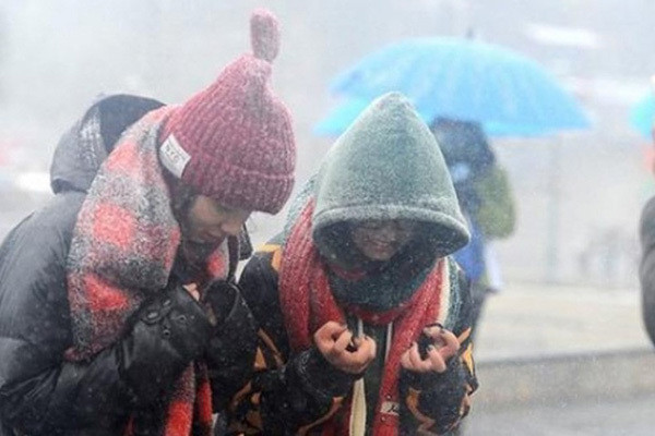 Vùng núi cao ở các tỉnh phía Bắc có nơi dưới 0 độ và có khả năng xảy ra băng giá, mưa tuyết.