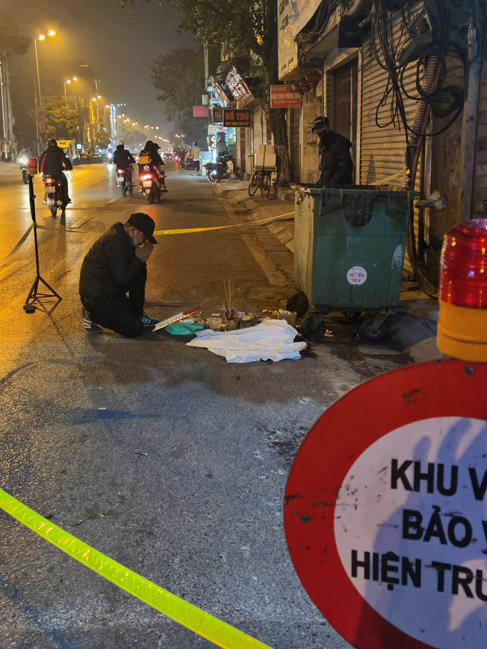 Khu vực nơi phát hiện thi thể thai nhi xấu số. Ảnh Trung Lê