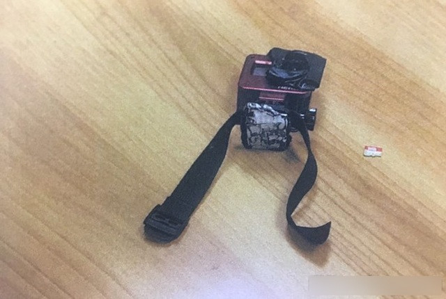 Cô Hu đã kiện bạn trai cũ vì lắp camera quay lén trong phòng trọ của cô.