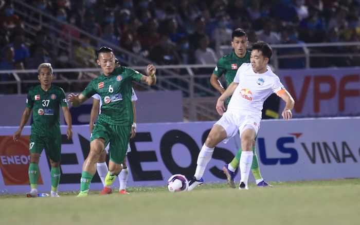 Không phải 'Thái tik-tok', Kiatisak làm điều bất ngờ để HAGL quyến rũ Ảnh 2