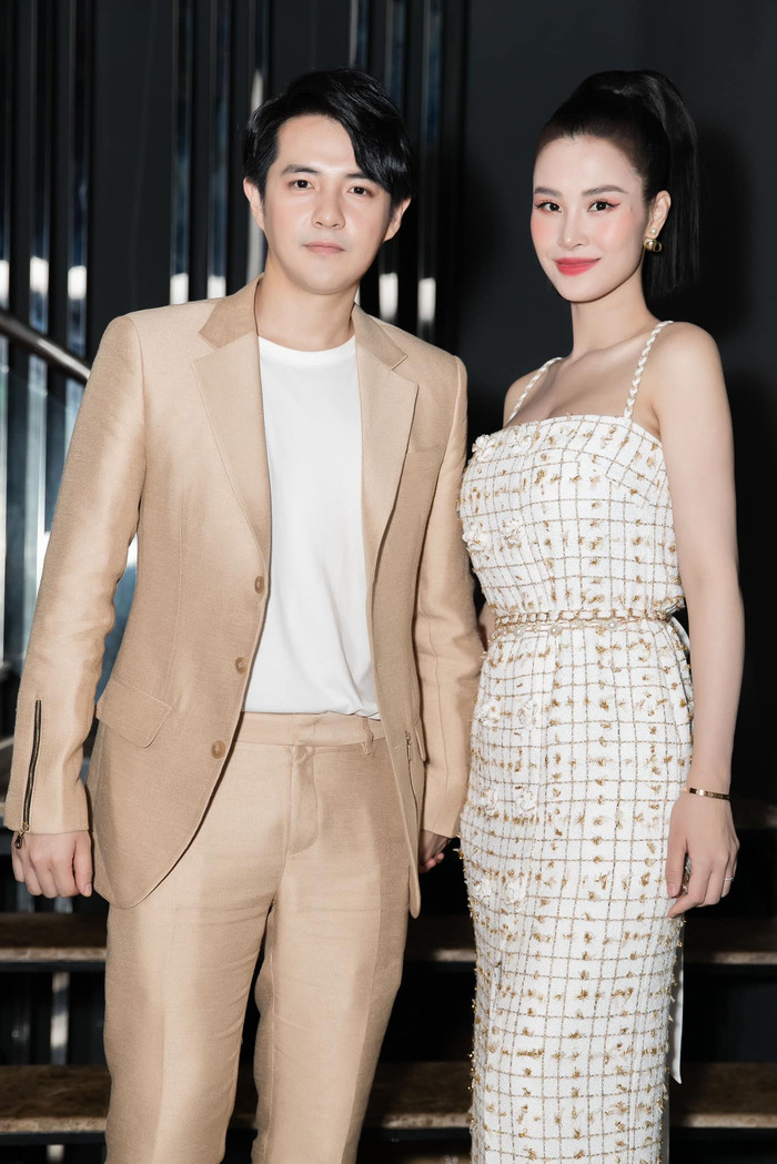 Dân mạng rần rần đoạn clip Ông Cao Thắng nắm chặt tay Đông Nhi không buông tại sự kiện Ảnh 3