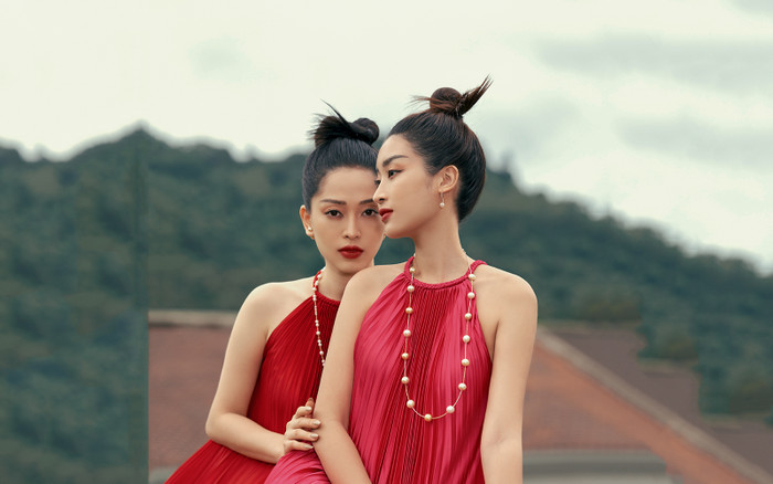 Đỗ Mỹ Linh - Phương Nga e ấp vai trần mong manh giữa trời đông lạnh giá Ảnh 2