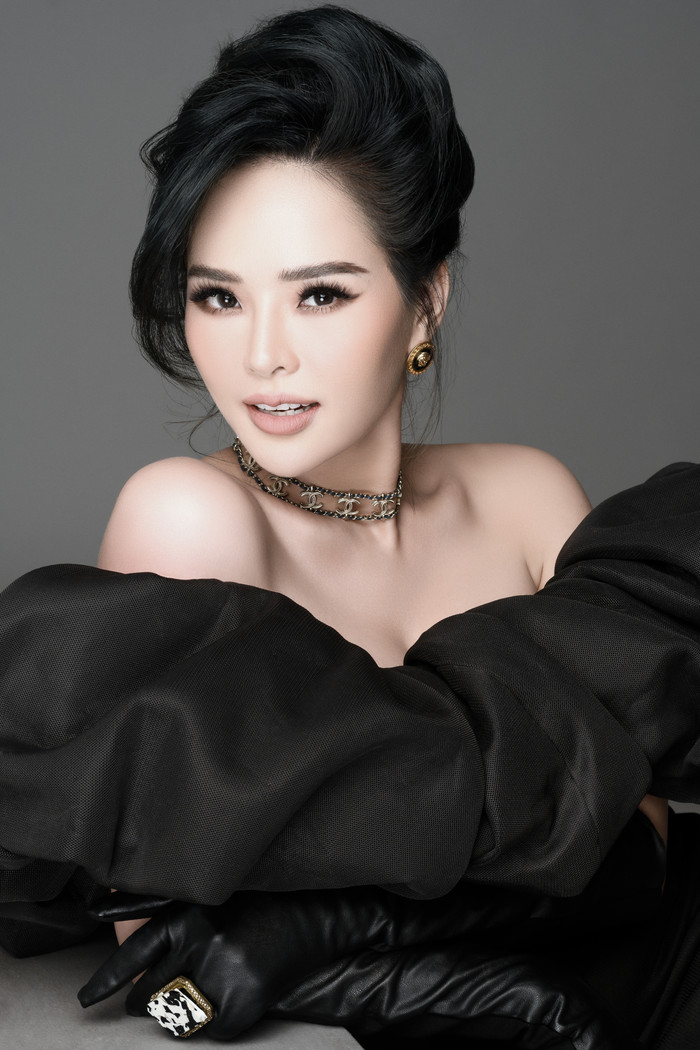 Lại Hương Thảo xinh đẹp tái xuất showbiz sau ồn ào dành quyền nuôi con
