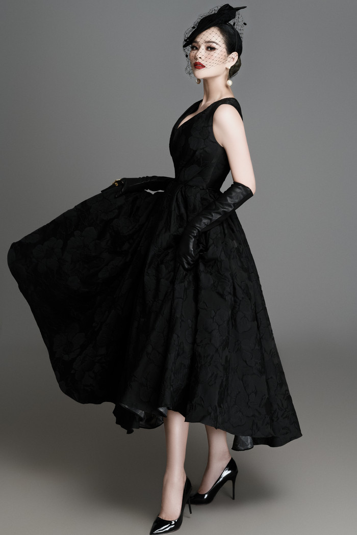  Được biết, cô rất nghiêm khắc trong chế độ tập luyện, dành thời gian tới phòng thể hình và ăn kiêng điều độ mỗi ngày