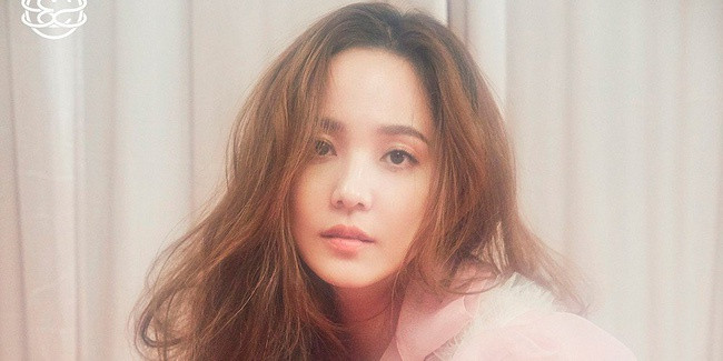 Khác hẳn trong phim, 'ác nữ' Penthouse -Eugene - khiến fan ghen tị bởi chuyện tình siêu ngọt với chồng Ảnh 4