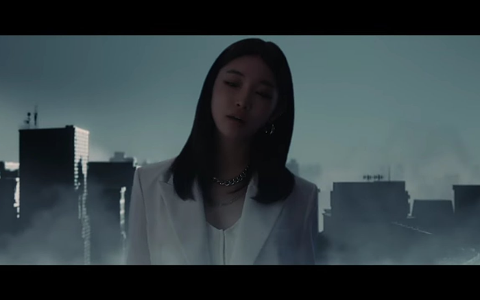 Không màu mè sặc sỡ, Chungha phát hành MV 'chốt sổ' trước khi tung full album đầu tay Ảnh 2