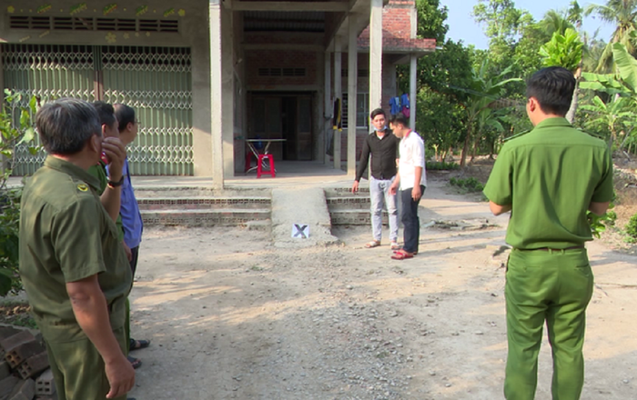 Bắt nhóm thanh niên đòi nợ thuê đánh đập, dọa chặt tay con nợ Ảnh 2