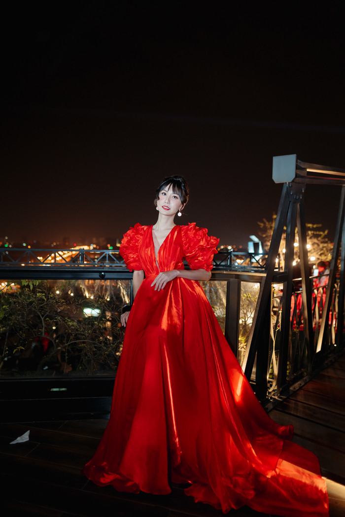 Lynk Lee diễn thời trang, đẹp 'bất khuất' giữa trời lạnh 12 độ C của Hà Nội Ảnh 7