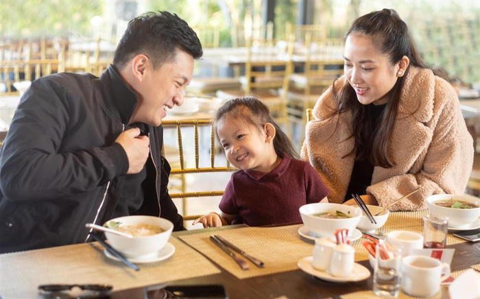 Hình ảnh xinh xắn của con gái Lam Trường khiến cư dân mạng xuýt xoa: 'Hotgirl tương lai đây rồi' Ảnh 2