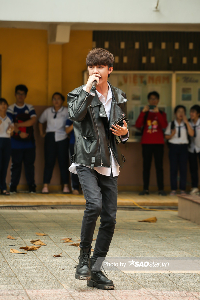 Việc Xuân Nghị sẽ xuất hiện trên 'cương vị mới' cùng những lời rap 'chất như nước cất' của Nhật Hoàng King Of Rap hứa hẹn sẽ khiến ngôi trường Nguyễn Thượng Hiền bùng nổ