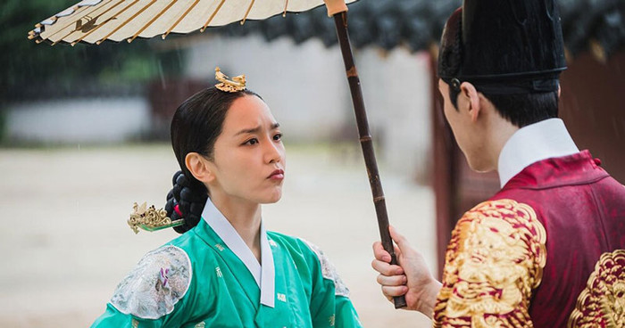 Diễn xuất được coi là đỉnh cao của Hye Sun khi cô phải thể hiện phong thái của một người đàn ông đang nương nhờ trong thân xác của một hoàng hậu