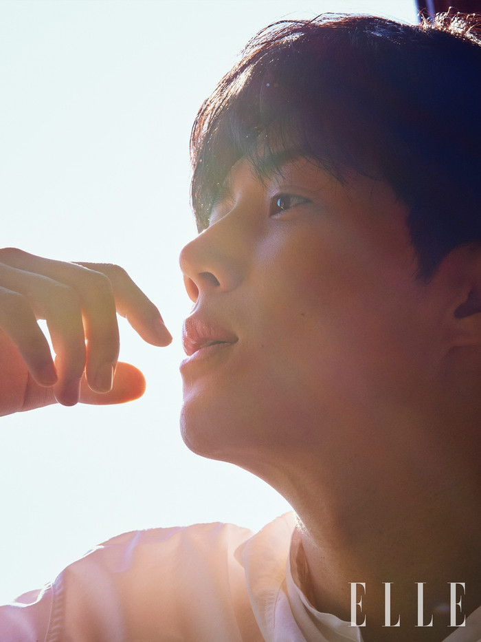 Nam phụ Kim Seon Ho đẹp rạng ngời trong bộ ảnh mới Ảnh 6