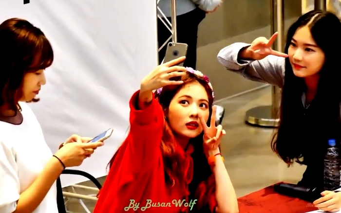 Kpop tiếp tục có thêm 1 'fan girl thành công' khi trở thành đồng nghiệp của Idol Ảnh 2