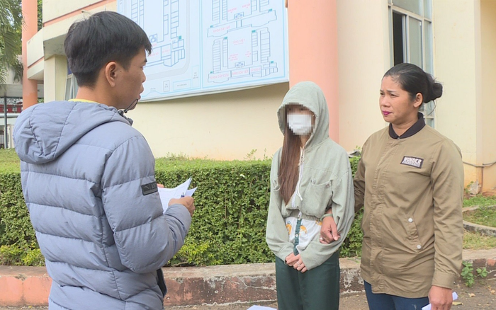 Bắt quả tang nữ sinh viên năm nhất giấu ma túy trong phòng trọ, khai được bạn mới quen ở quán bar cho Ảnh 2