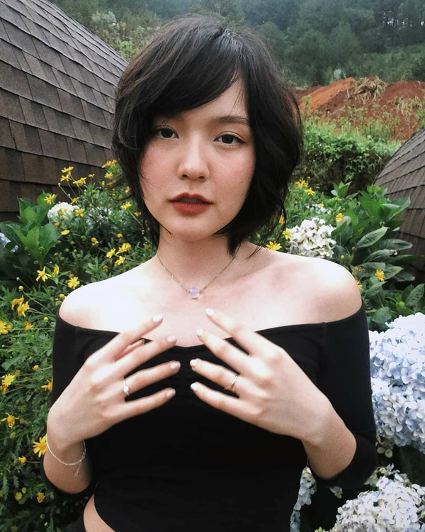 Góc 'bái phục': Chiếc đầm Hải Tú diện khi sánh đôi bên Sơn Tùng trong sự kiện bỗng 'cháy hàng' trên mạng Ảnh 3