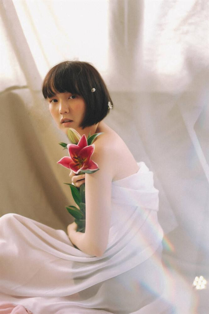 Góc 'bái phục': Chiếc đầm Hải Tú diện khi sánh đôi bên Sơn Tùng trong sự kiện bỗng 'cháy hàng' trên mạng Ảnh 5