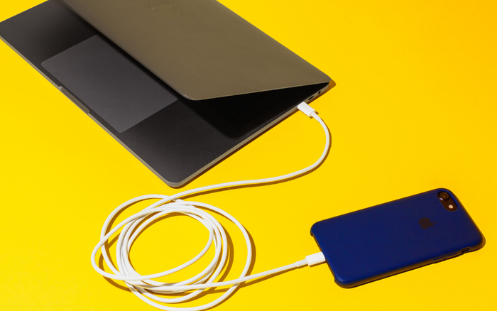 Làm gì khi một ngày đẹp trở và bỗng nhiên iPhone không sạc được? Ảnh 2