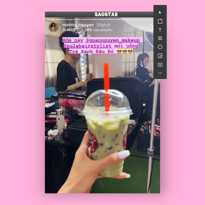 Minh Tú thường thức ngay một ly 'trà xanh đậu đỏ' cho kịp xu hướng.