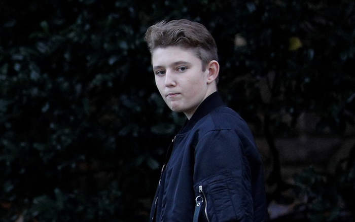 Cậu út Barron Trump đã ở đâu khi cả gia đình rời Nhà Trắng tới Florida? Ảnh 2