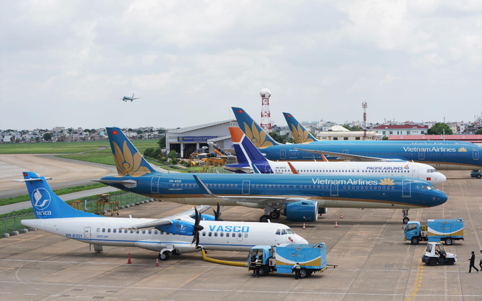 Ảnh hưởng của mây mù, hàng loạt chuyến bay đi đến Nội Bài phải hạ cánh ở sân bay khác Ảnh 2