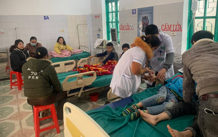 7 học sinh tiểu học nhập viện cấp cứu sau khi ăn sáng Ảnh 2
