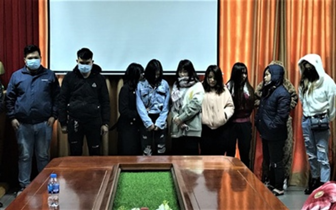 Bắt quả tang 5 nữ nhân viên bán dâm trong quán cà phê ở Bắc Giang Ảnh 2