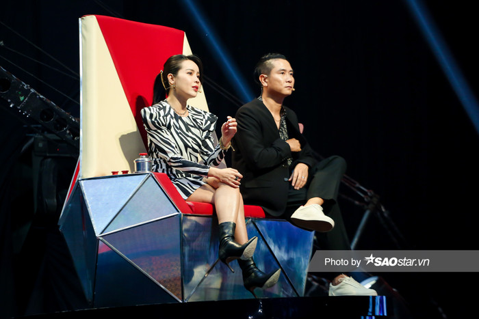 Tiểu Bình hát 'Nhà đông anh em' quá đỉnh khiến Hồ Hoài Anh 'đanh đá' tranh giành với BigDaddy - MC ILL Ảnh 6