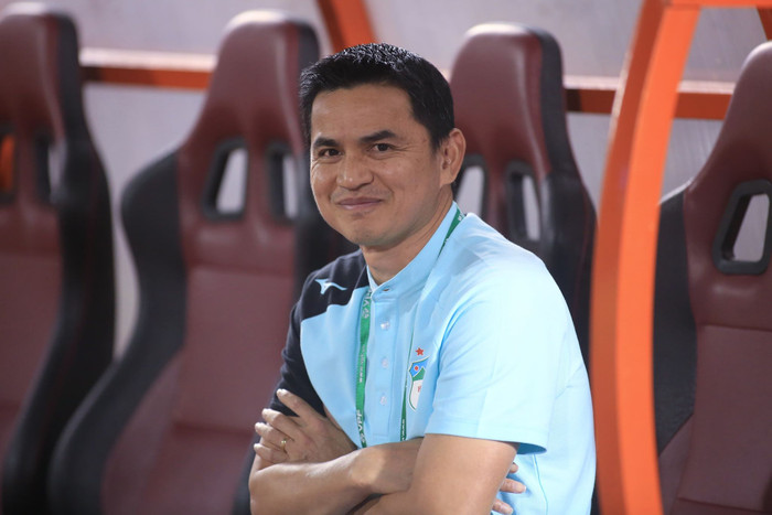 Kiatisak cần dè chừng 'đội quân năm cuối' của SLNA.