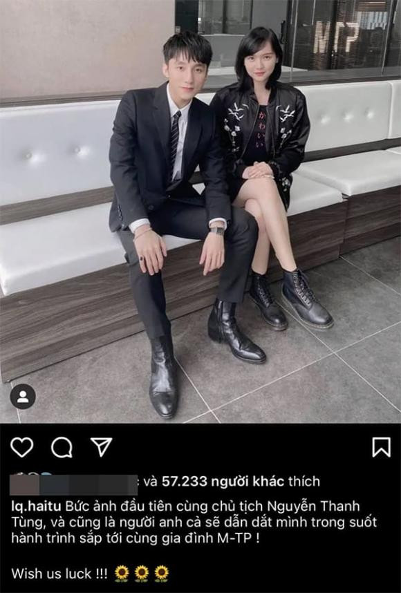 Ngay bức ảnh đầu tiên Hải Tú đăng cùng Sơn Tùng cũng được kết bằng biểu tượng hoa hướng dương.